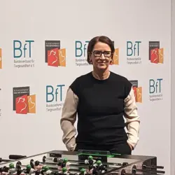 Dr. Julia von Gablenz