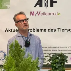 F. von Minden, Cloppenburg: Untersagung von Qualzuchten – Fälle aus der amtstierärztlichen Praxis